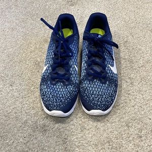 Nike Air Max Sequent 2. Woman’s Size 9.5.